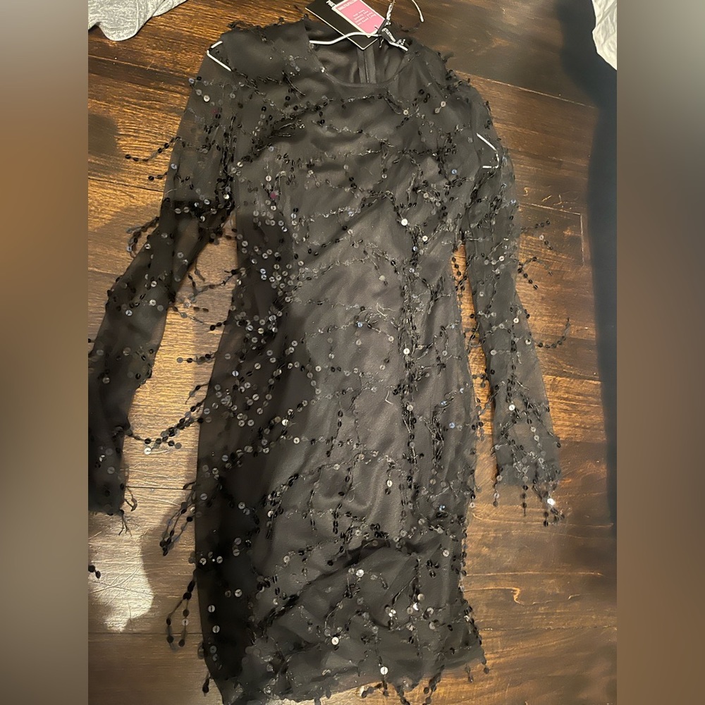 black long sleeve dress